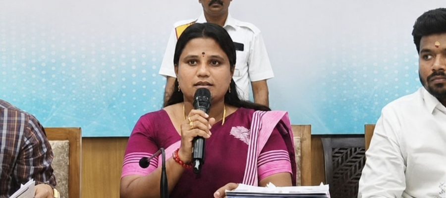 அமைச்சர் ஜெகதீஸ்வரி