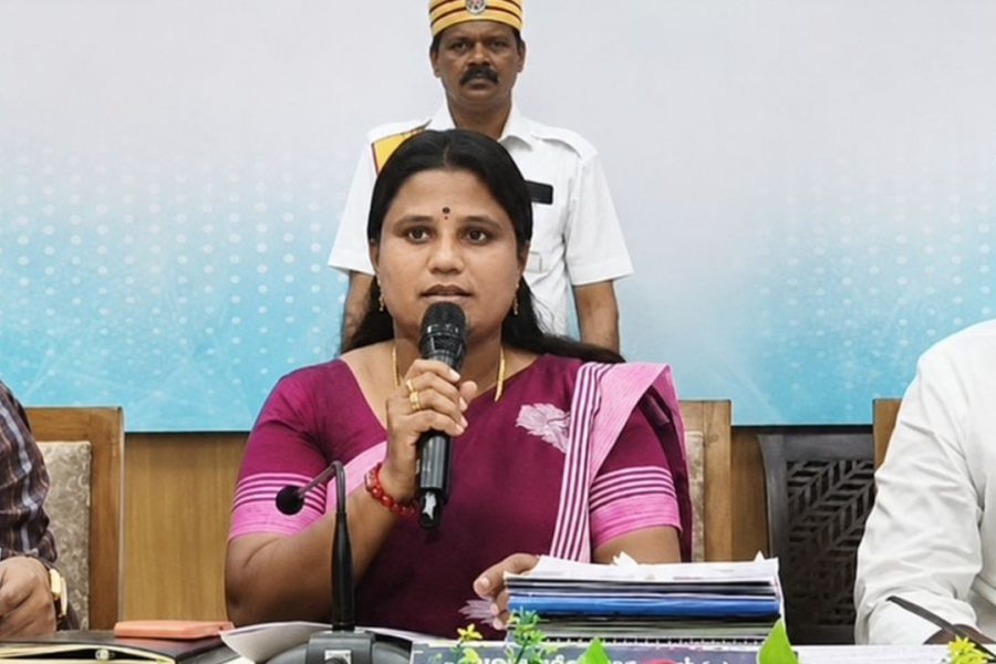 அமைச்சர் ஜெகதீஸ்வரி