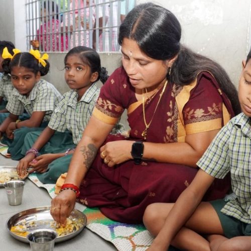 TN Minister Joins School Kids