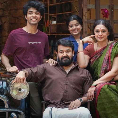 துடாரம் திரைப்படத்தில் நடிகர் மோகன்லால்- ஷோபனா