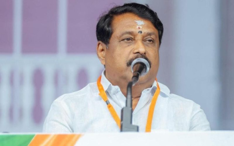Nainar Nagendran Greets Annamalai