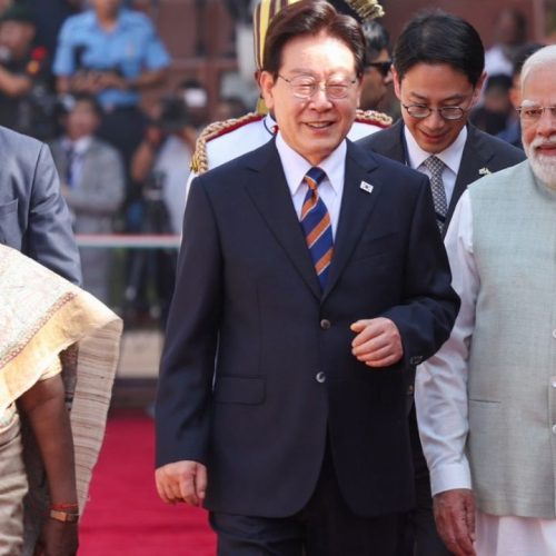 தென் கொரிய அதிபர் லீ ஜே மியுங் இந்தியா வருகை.. பிரதமர் மோடியுடன் பேச்சுவார்த்தை