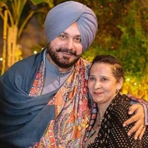 மனைவியுடன் நவஜோத் சிங் சித்து
