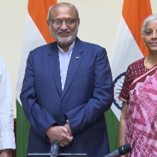 மக்களவை உறுப்பினராக பதவியேற்ற  நிதிஷ் குமார்