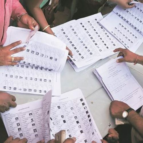 முதல்முறை வாக்காளர்கள்
