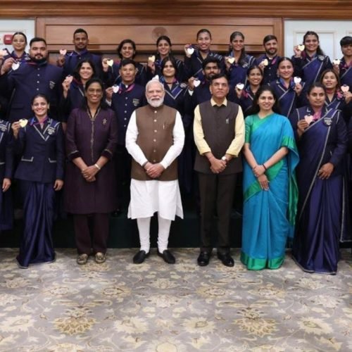PM meets CWG winners