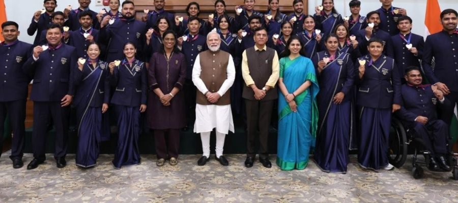 PM meets CWG winners