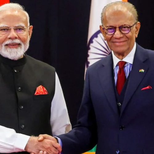 பிரதமர் நரேந்திர மோடி, நவின் சந்திர ராம்கூலம் 