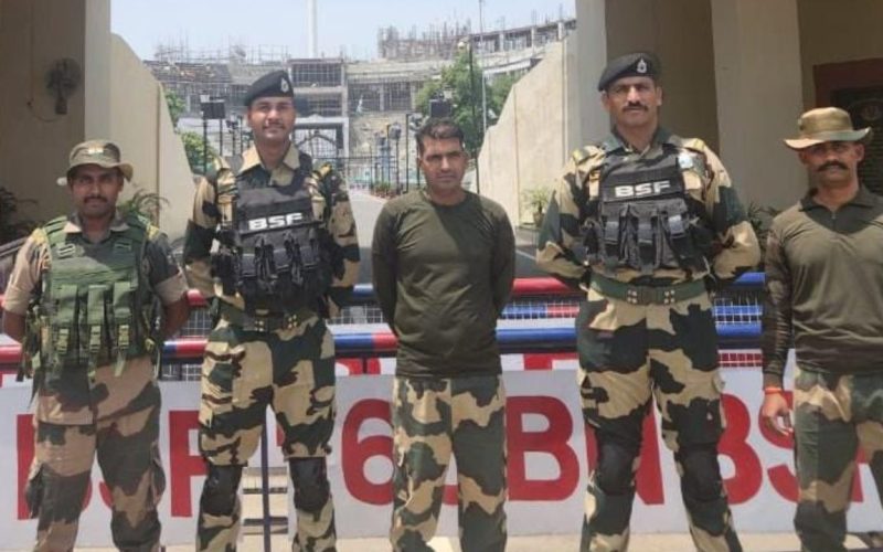 Pak returns BSF Jawan at Attari Wagah border