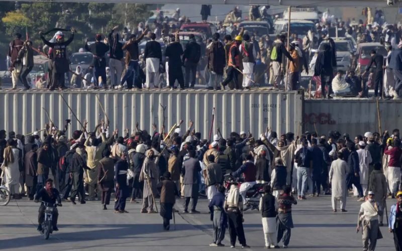 shoot at sight ordered in Pakistan