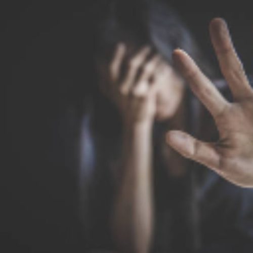 பாலியல் அத்துமீறல் (படம்; Pixabay)