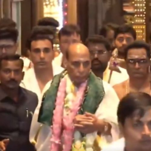 திருச்செந்தூரில் ராஜ்நாத் சிங் சாமி தரிசனம்