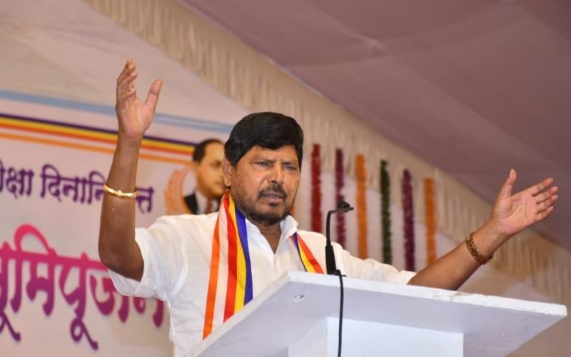 Ramdas Athawale predicts crushing defeat of MVA