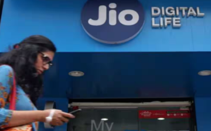 RS 1699 Jio Recharge plan offers unlimited benefits for 12 months