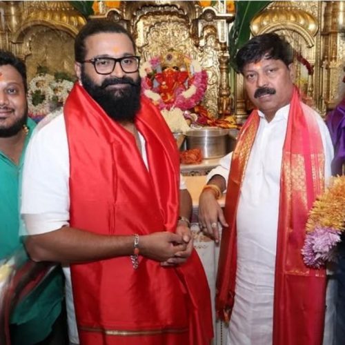 மும்பை சித்தி விநாயகர் கோவிலில் ரிஷப் ஷெட்டி.