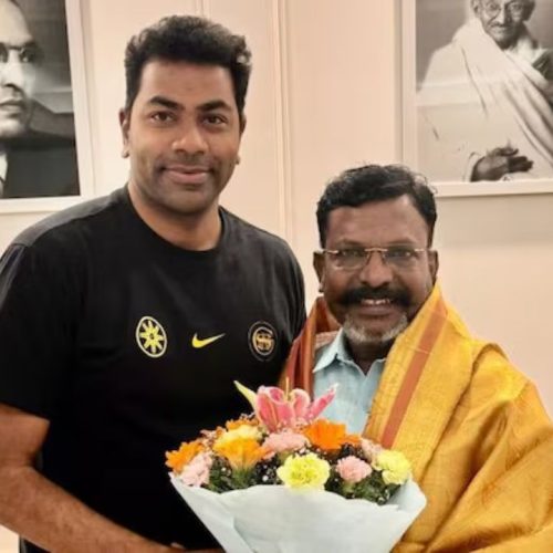 தொல் திருமாவளவனுடன் ஆதவ் அர்ஜுனா