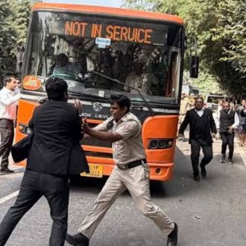 SFI Members Protest