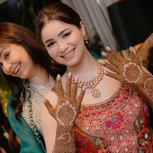 சாரா தெண்டுல்கர்
