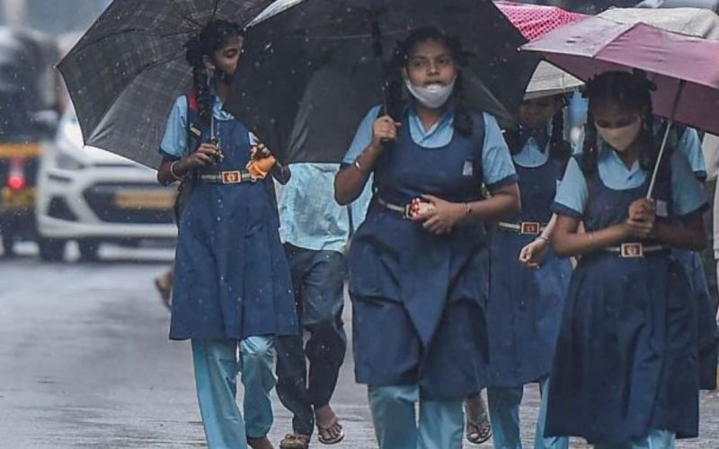 Schools closed in 10 districts due to heavy rains in Kerala