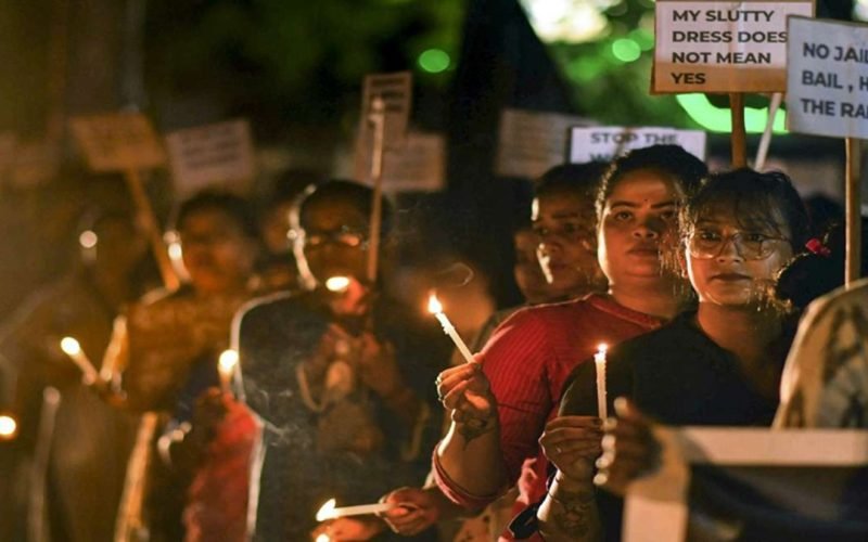 மராட்டியத்தில் நர்சிங் மாணவி பாலியல் வன்புணர்வு: ஆட்டோ டிரைவர் தலைமறைவு