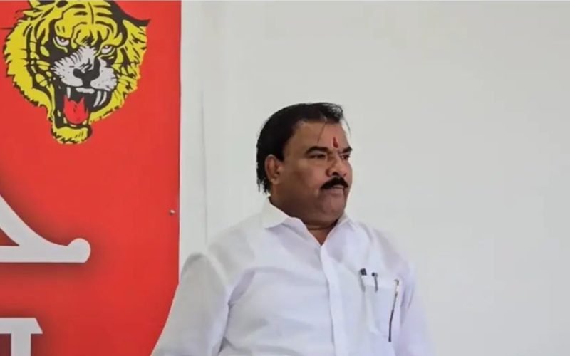 Shinde Shiv Sena MLA threatens to cut off Rahul Gandhis tongue