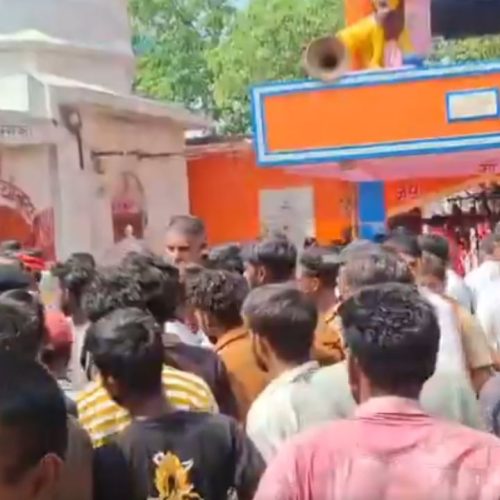  சீதலா கோவிலில் கூட்ட நெரிசல்