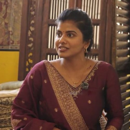 பாடகி ஸ்வாகதா எஸ் கிருஷ்ணன்
