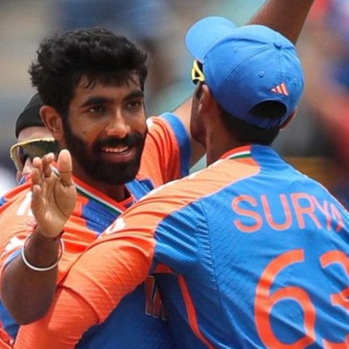 வெற்றியை கொண்டாடும் இந்திய கிரிக்கெட் அணி