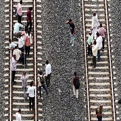 TN farmers forced off train