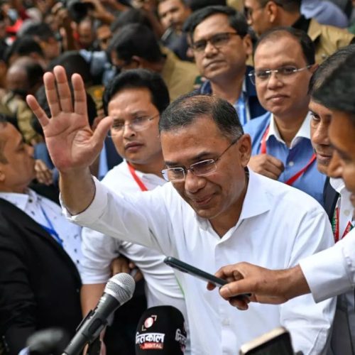 தாரிக் ரஹ்மான்
