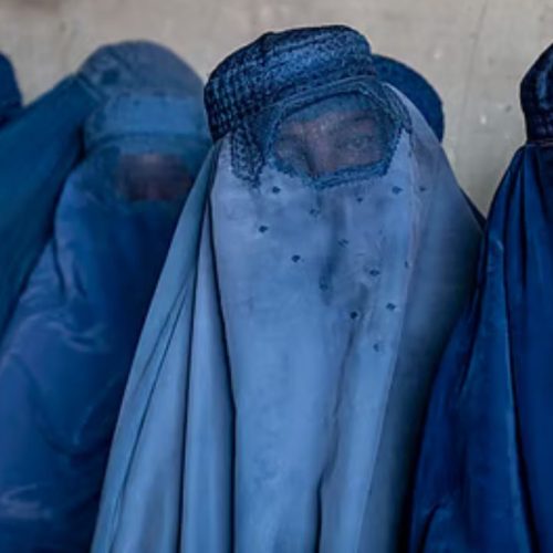 ஆப்கானிஸ்தானில் பெண்களை அடிக்கலாம் என சட்டம் அமல்