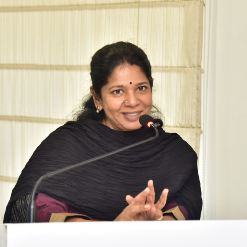  திமுக எம்பி கனிமொழி
