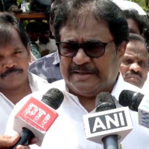 காங்கிரஸ் மூத்தத் தலைவர் திருநாவுக்கரசர்
