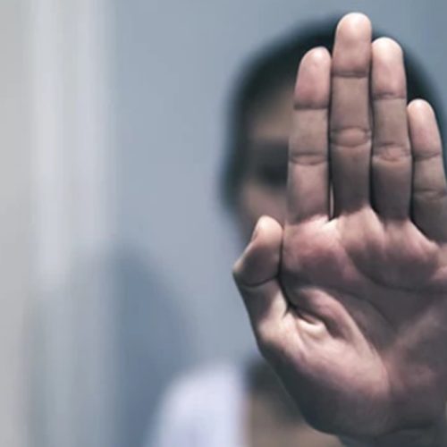 பழ வியாபாரி போக்சோவில் கைது