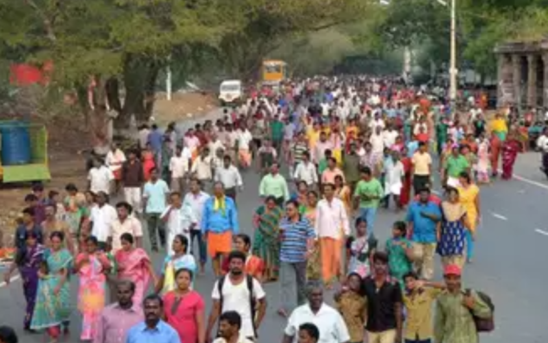 Lakhs of devotees perform Girivalam in Tiruvannamalai