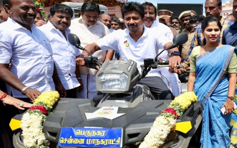 சென்னை: மெரினா ரோந்து வாகனங்களை தொடங்கிவைத்த உதயநிதி