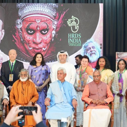 வீர சாவர்க்கர் விருது வழங்கும் விழாவில் ஜம்மு காஷ்மீர் துணைநிலை ஆளுநர் மனோஜ் சின்ஹா
