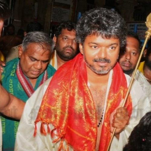 விஜய் திருச்செந்தூரில் சாமி தரிசனம்