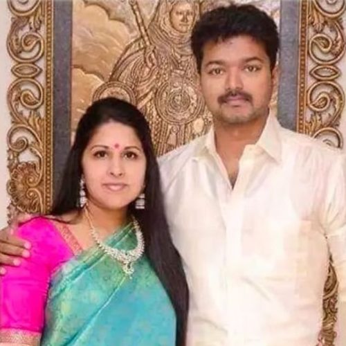 நடிகர் விஜயுடன் மனைவி சங்கீதா
