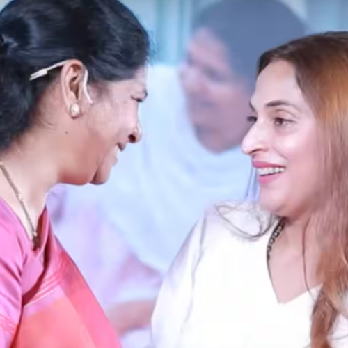  கனிமொழி, ரஜினிகாந்த் மகள் ஐஸ்வர்யா
