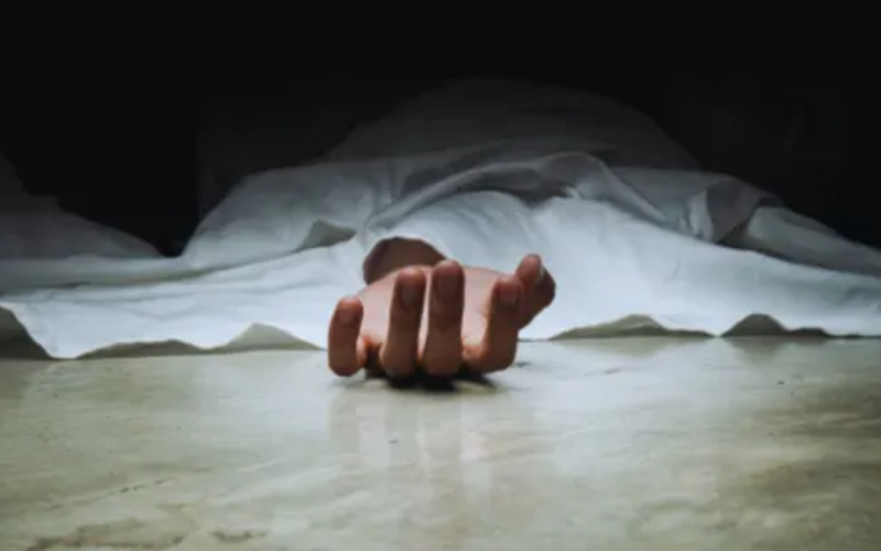 52 year old dies of heart attack at chennai airport