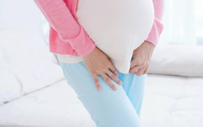 how to avoid wetness and infection during pregnancy