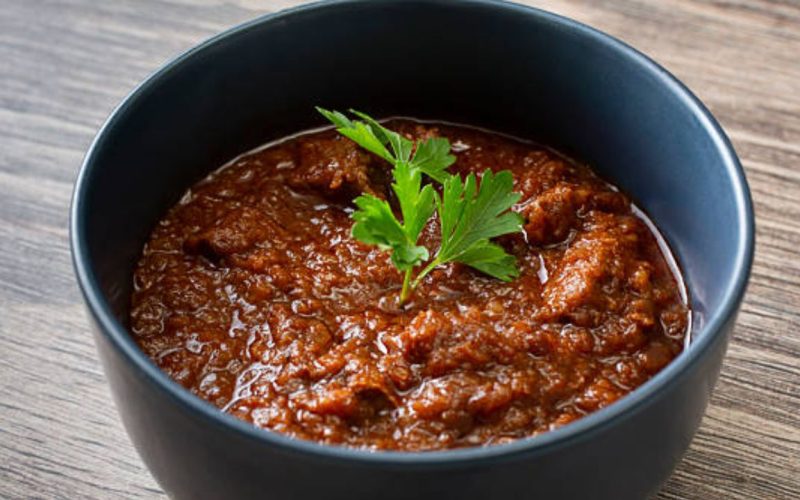how to make Vendhaya Kuzhambu
