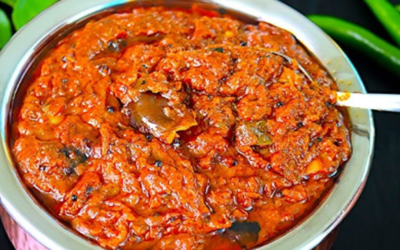 how to make kattharikai thokku