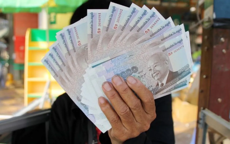 Top 10 cheapest currencies in the world