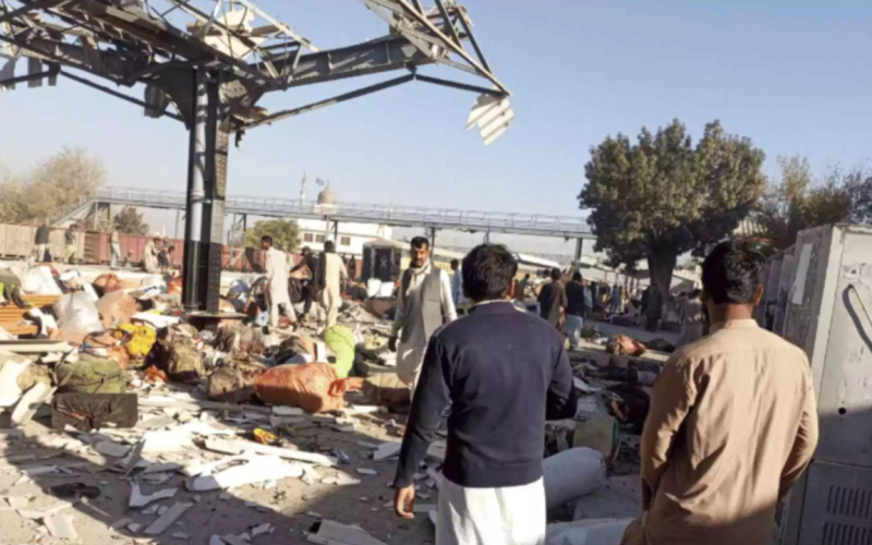 24 killed over 40 injured in blast at pakistan quetta railway station