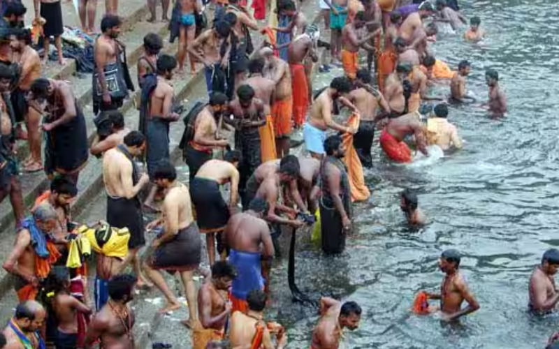 Flooding in the Pampa River; Devotees banned from bathing