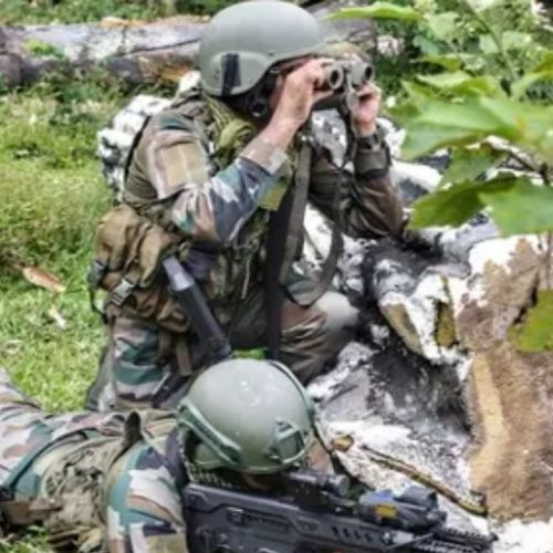சத்தீஸ்கரில் என்கவுன்ட்டர்.. 10 நக்சல்கள் சுட்டுக்கொலை.. முழு விவரம்!