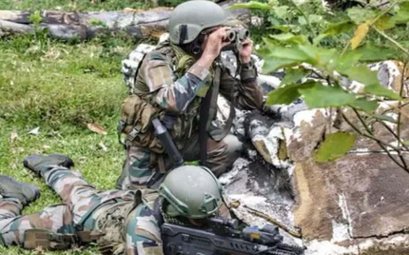 சத்தீஸ்கரில் என்கவுன்ட்டர்.. 10 நக்சல்கள் சுட்டுக்கொலை.. முழு விவரம்!
