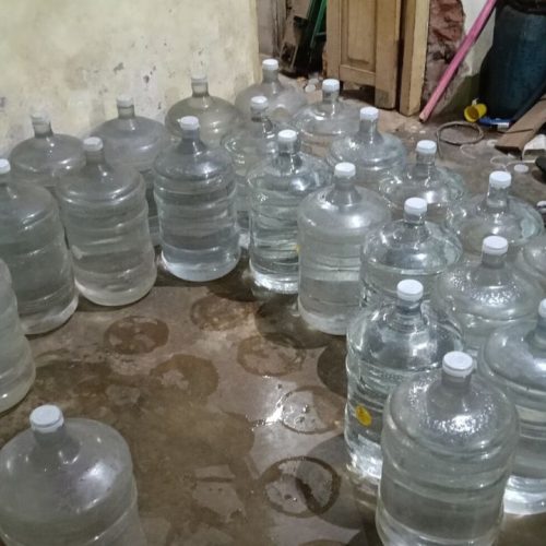 தண்ணீர் கேன்
